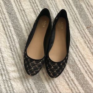 Apt 9 Black Flats